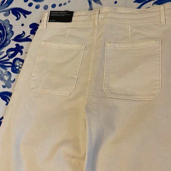 NWT Ann Taylor The Easy Straight Jean, Size 6 - Picture 8 of 11